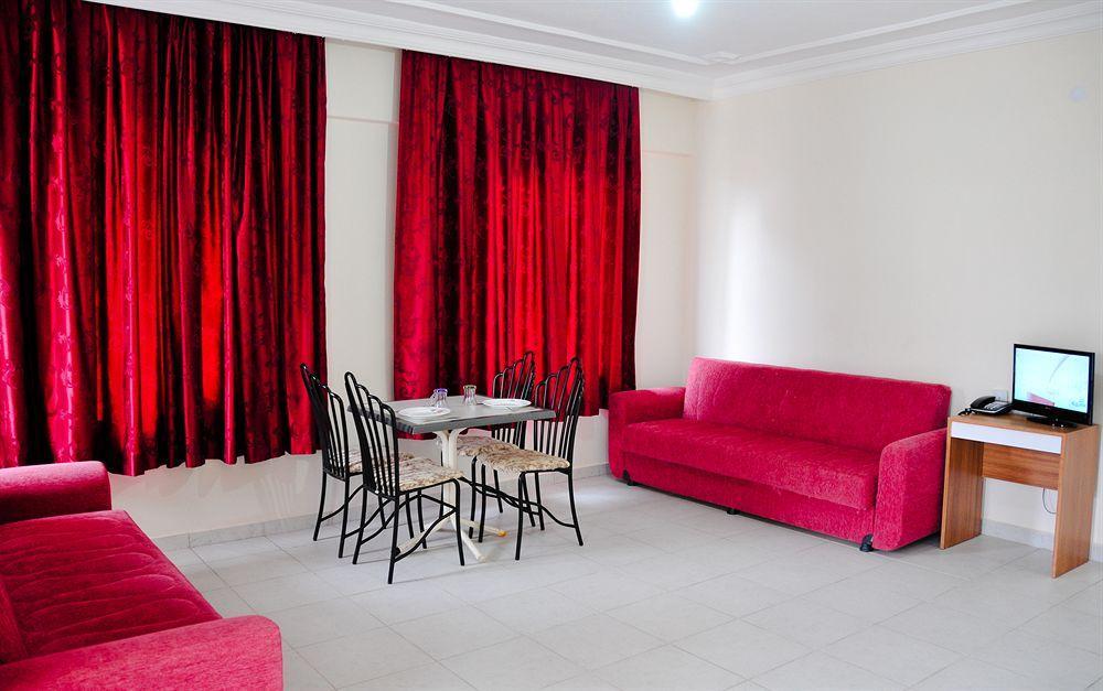 Hotel Mitos &