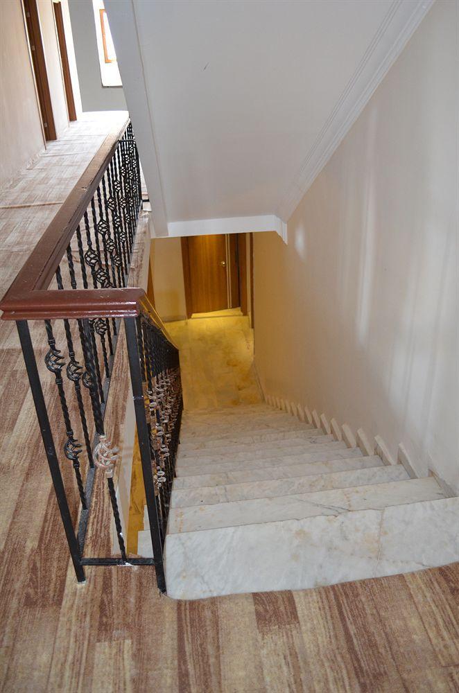 Hotel Mitos & 2*